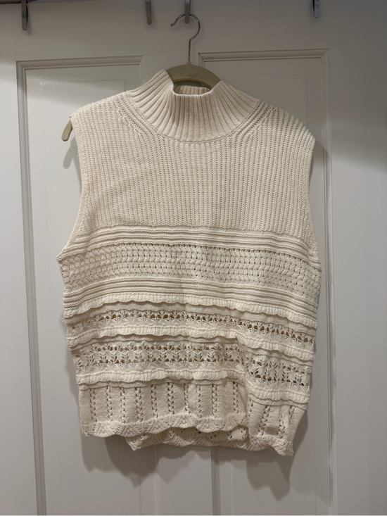 Abercrombie & Fitch Tops - NWT Abercrombie Sleeveless Mock Neck Knit Top - Cream
